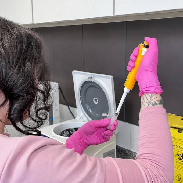 Análise de amostra em laboratório